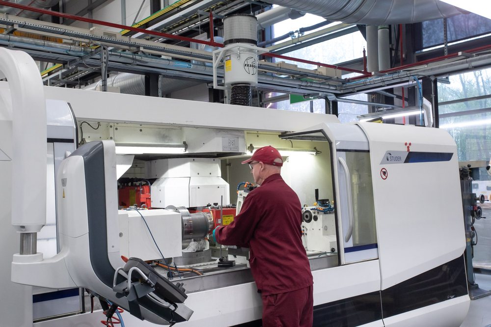 FX7002 Mist Collector · Studer Grinder
